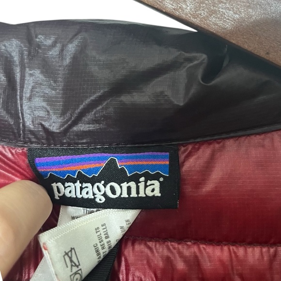 Patagonia Ultralight Fiona Parka Women’s Medium Maroon Hooded Lightweight Warm - Picture 8 of 11